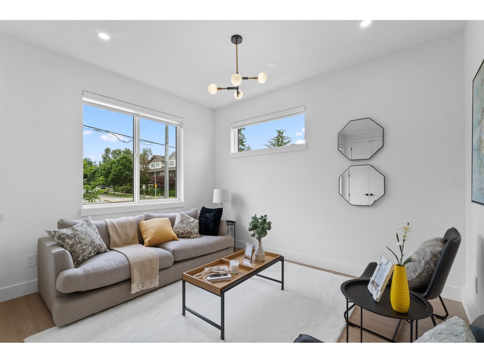 Property at 20993 83 AVENUE image 2