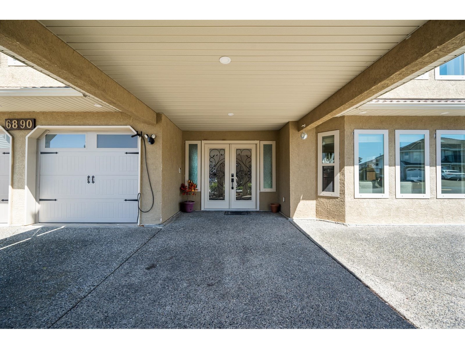 Property at 6890 123A STREET image 3