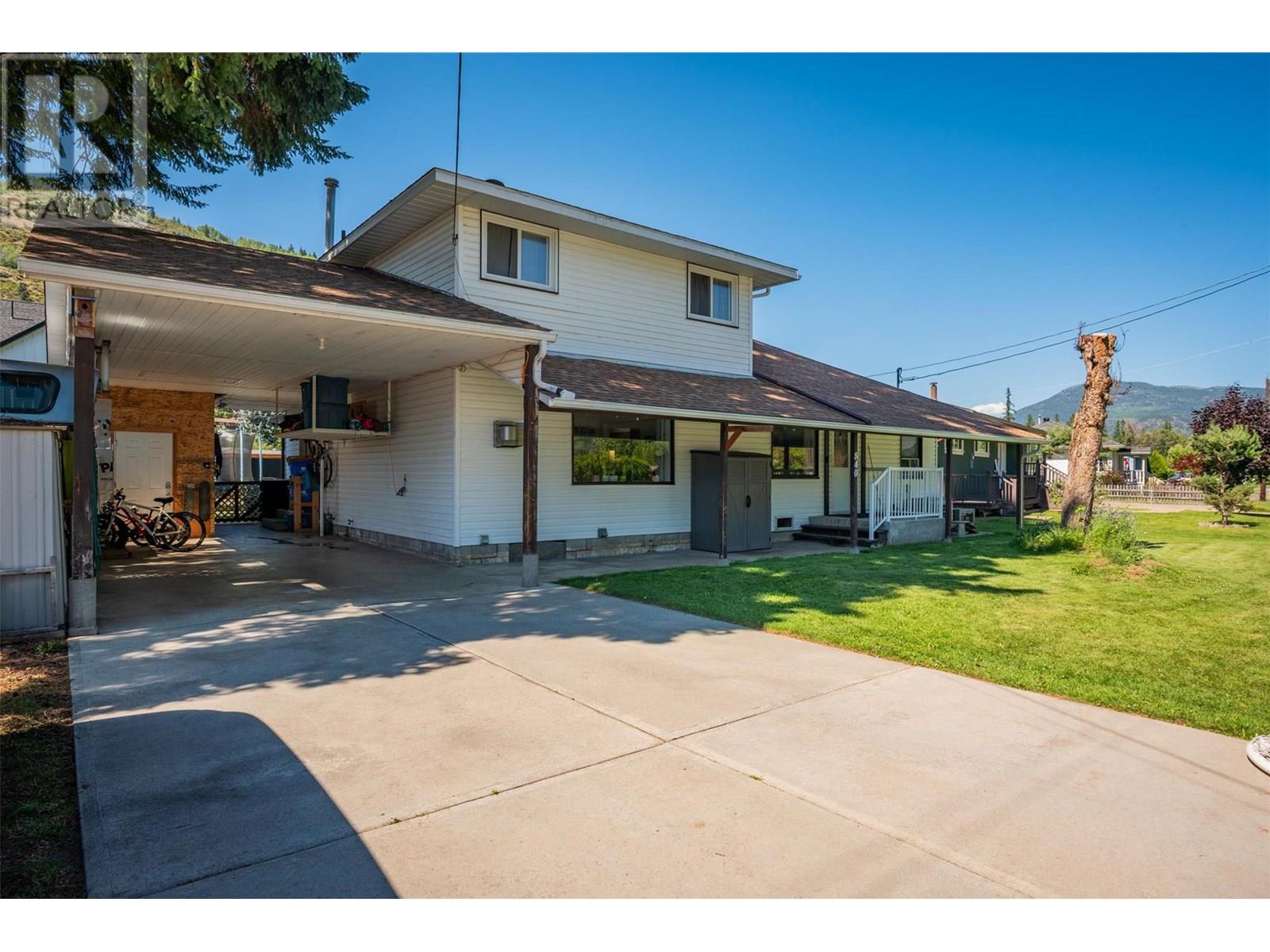 Property at 840 9TH Avenue image 2