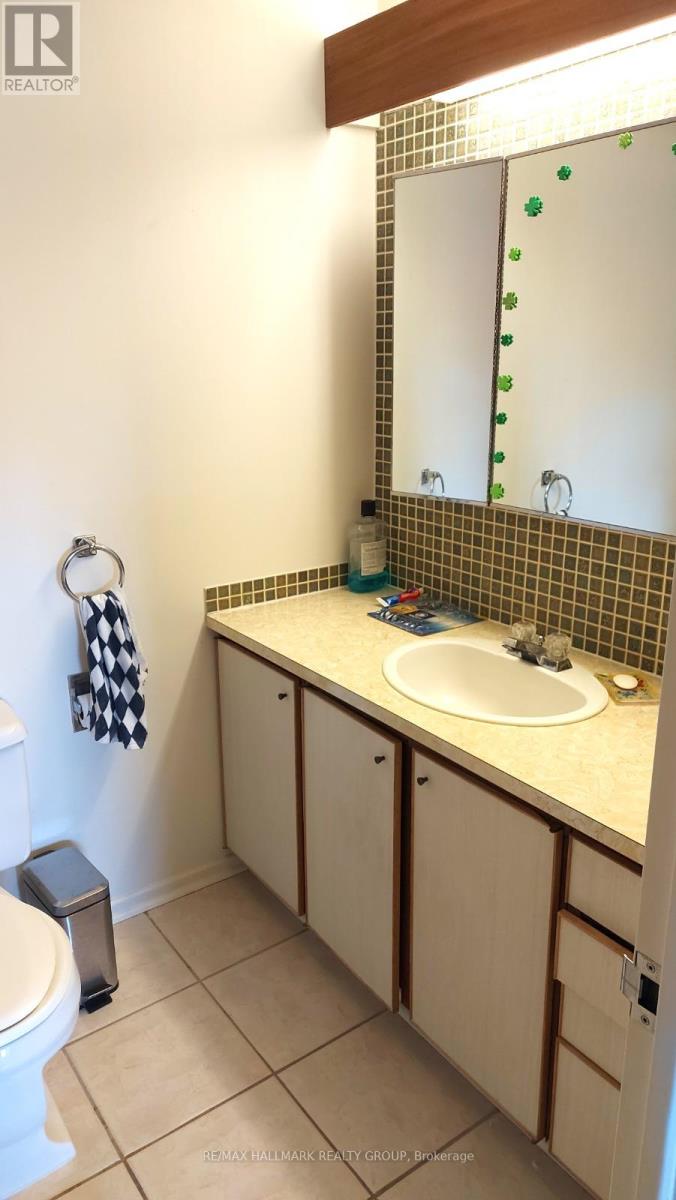 402 - 373 Laurier Avenue E, Ottawa, Ontario  K1N 8X6 - Photo 12 - X12254747