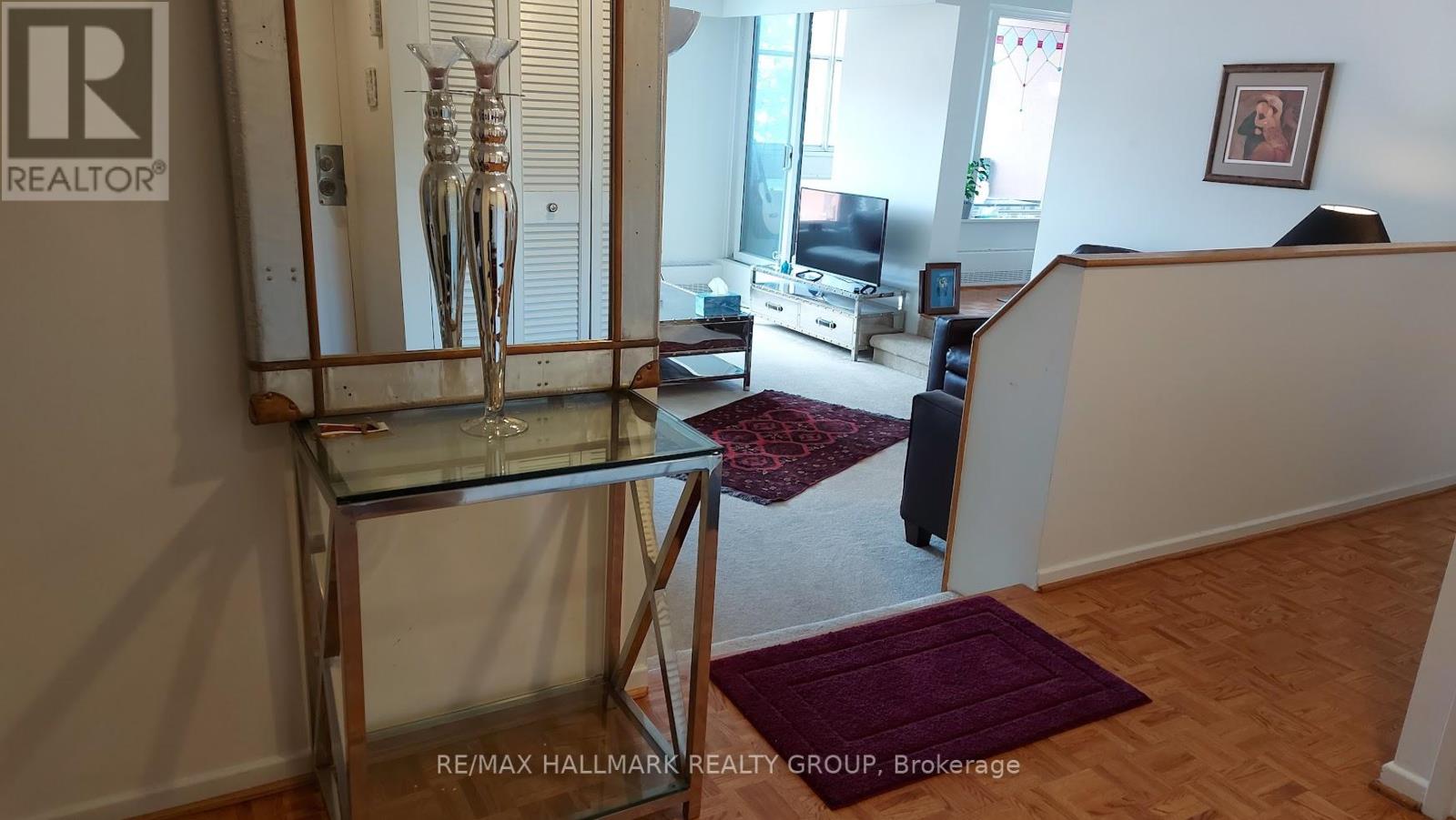 402 - 373 Laurier Avenue E, Ottawa, Ontario  K1N 8X6 - Photo 3 - X12254747