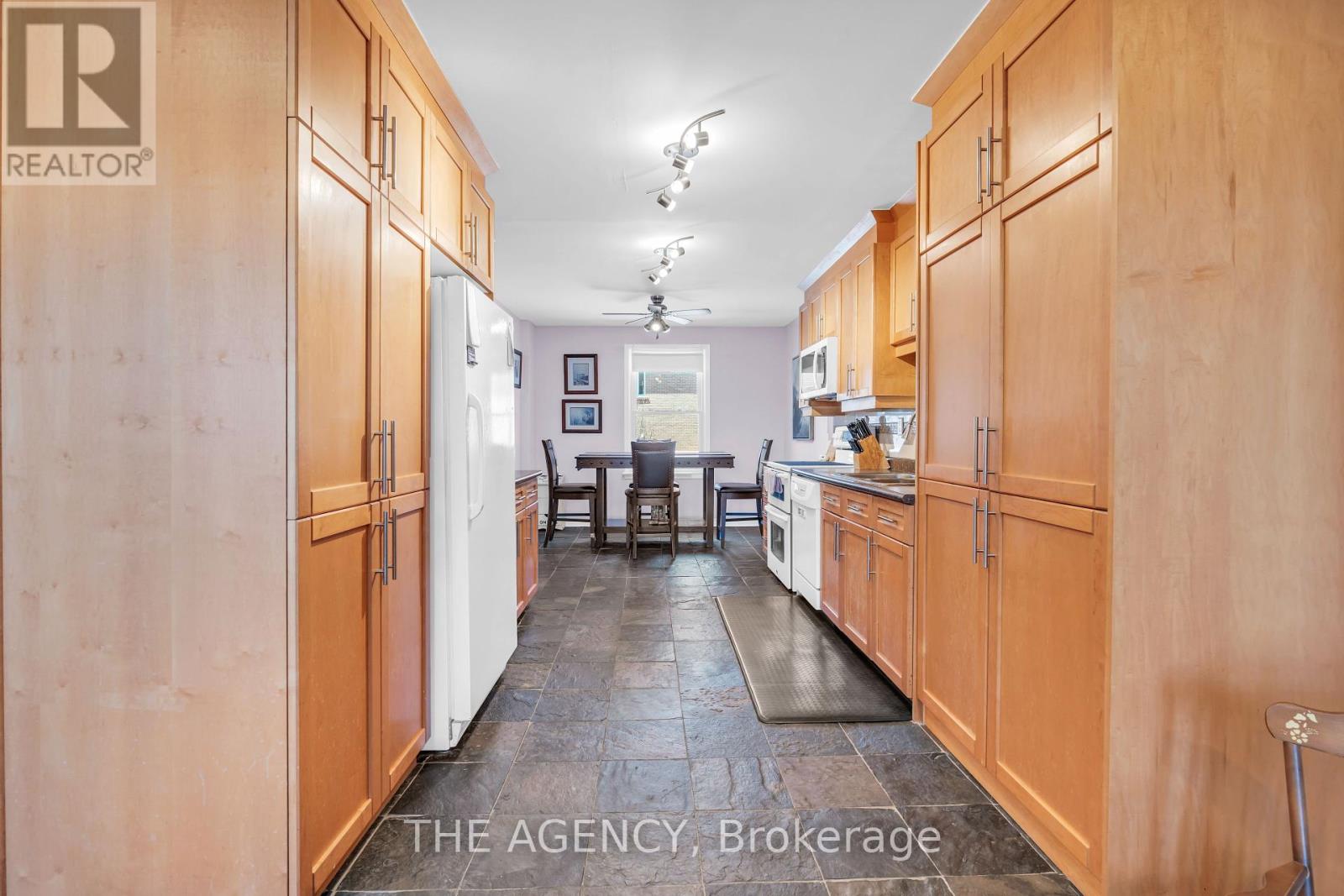Property at 2203 MOUNTAIN GROVE AVENUE image 3