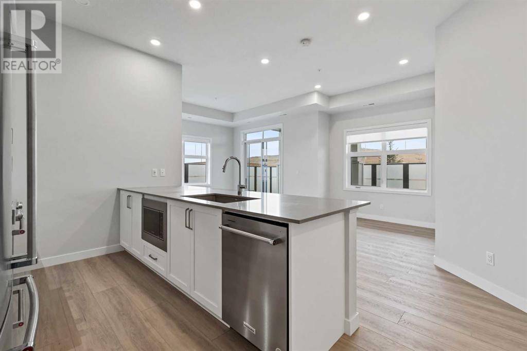 Property at 125, 255 Les Jardins Park SE image 3