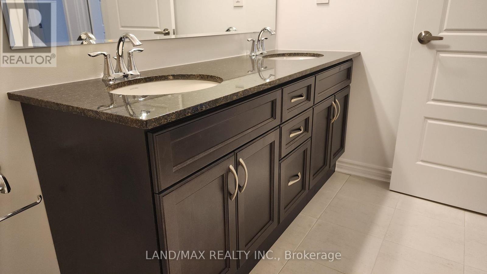 3112 William Cutmore Boulevard, Oakville, Ontario  L6H 7X1 - Photo 34 - W12254771