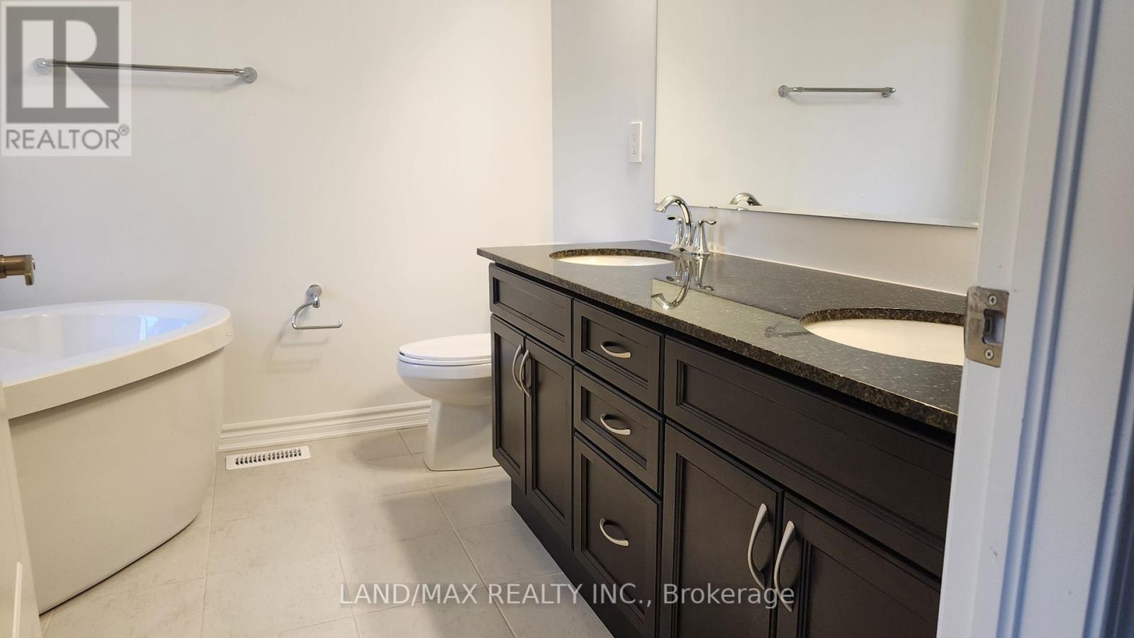 3112 William Cutmore Boulevard, Oakville, Ontario  L6H 7X1 - Photo 36 - W12254771