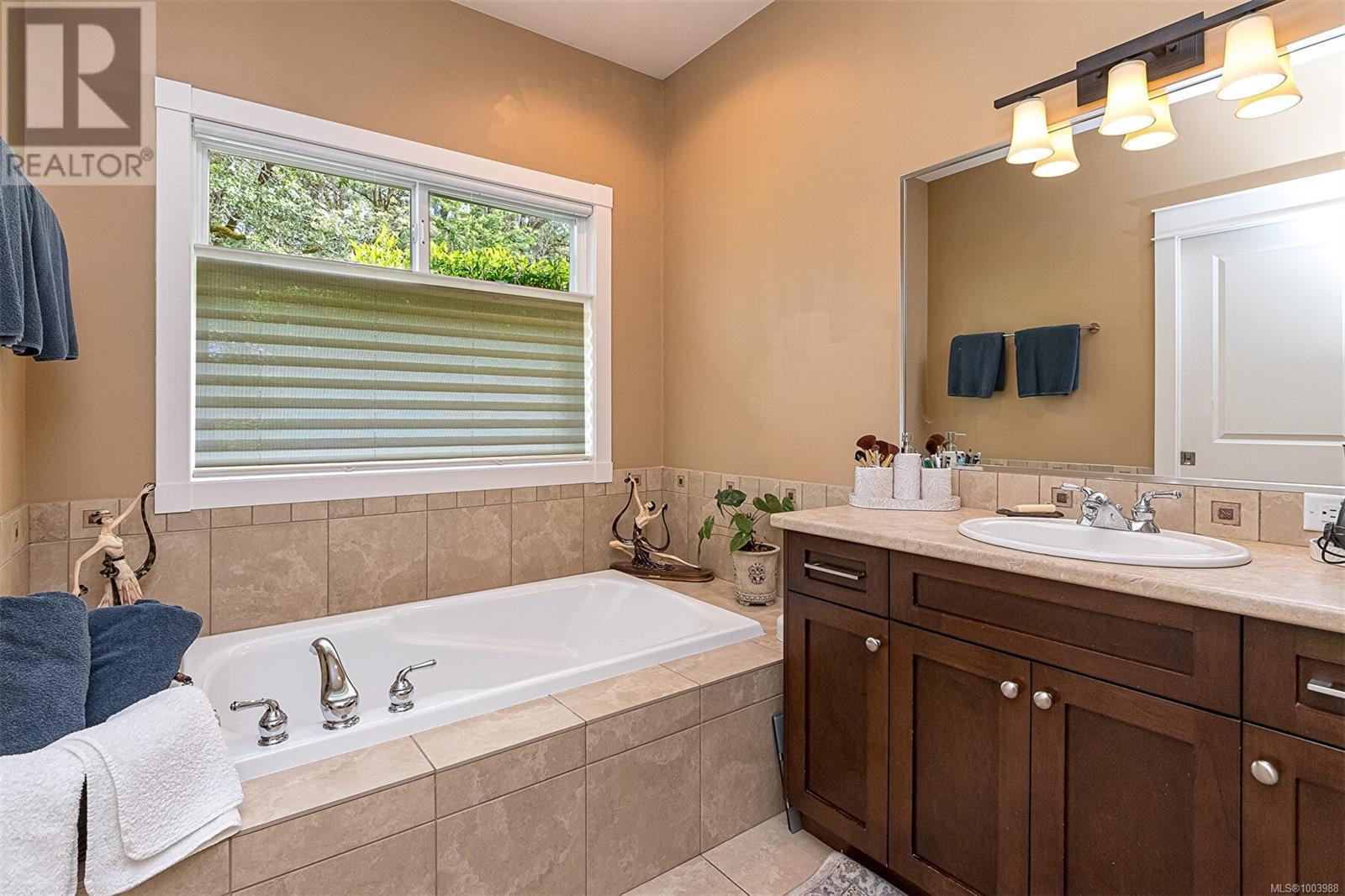 Property at 817 Rogers Way image 2
