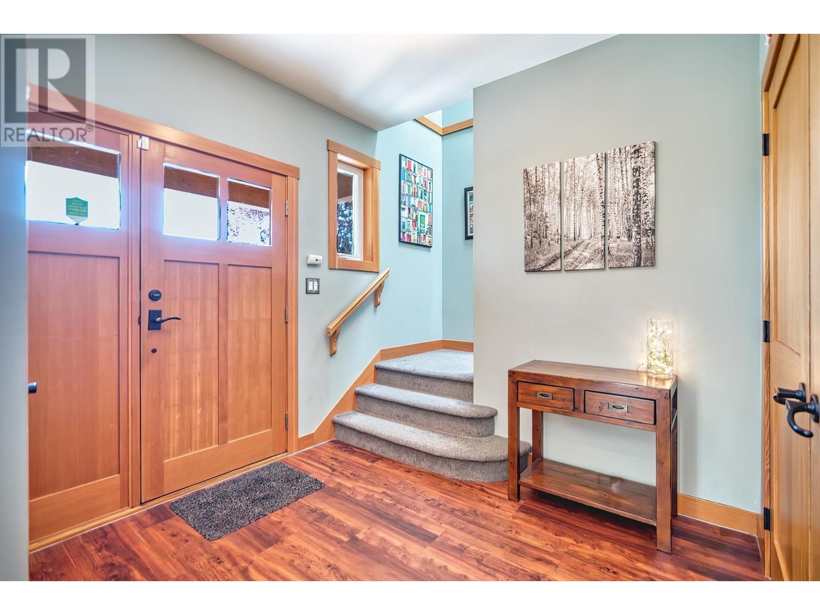 Property at 858 AURORA WAY image 3