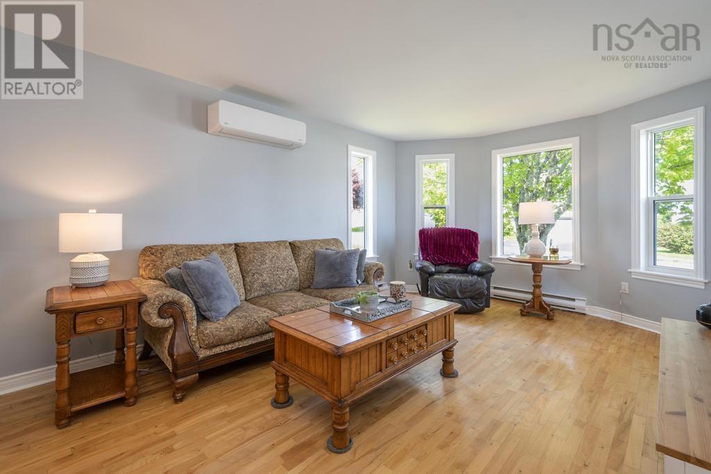 Property at 21 Antares Court image 3