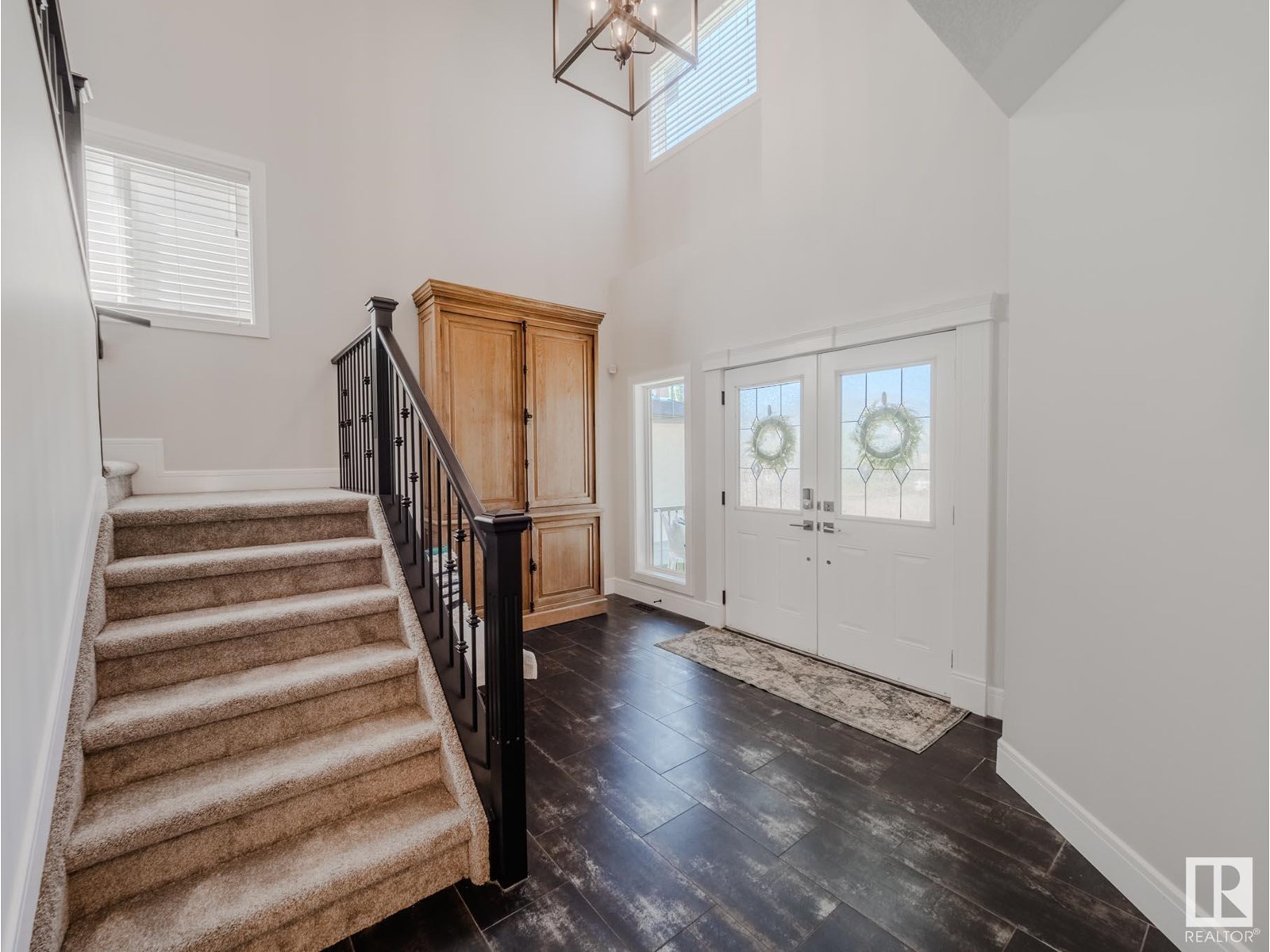 Property at 5503 64 ST image 2