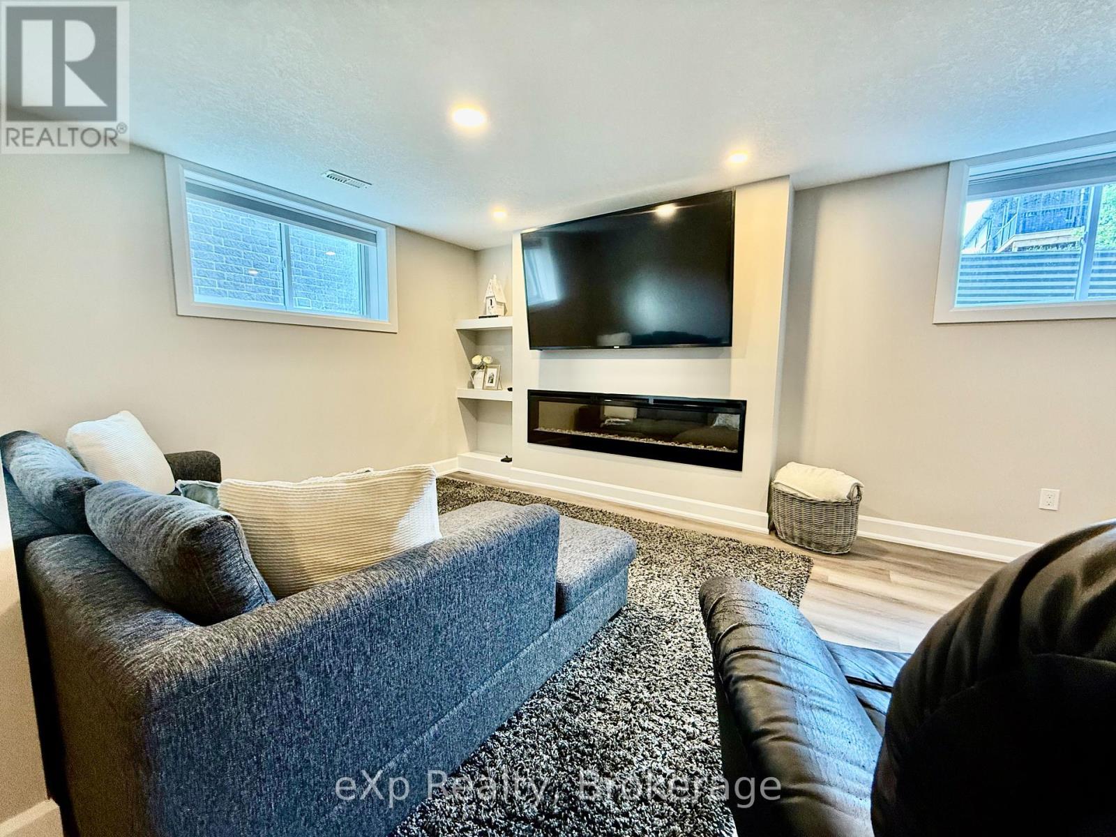 113 Second Street, Brockton, Ontario  N0G 2V0 - Photo 24 - X12254817