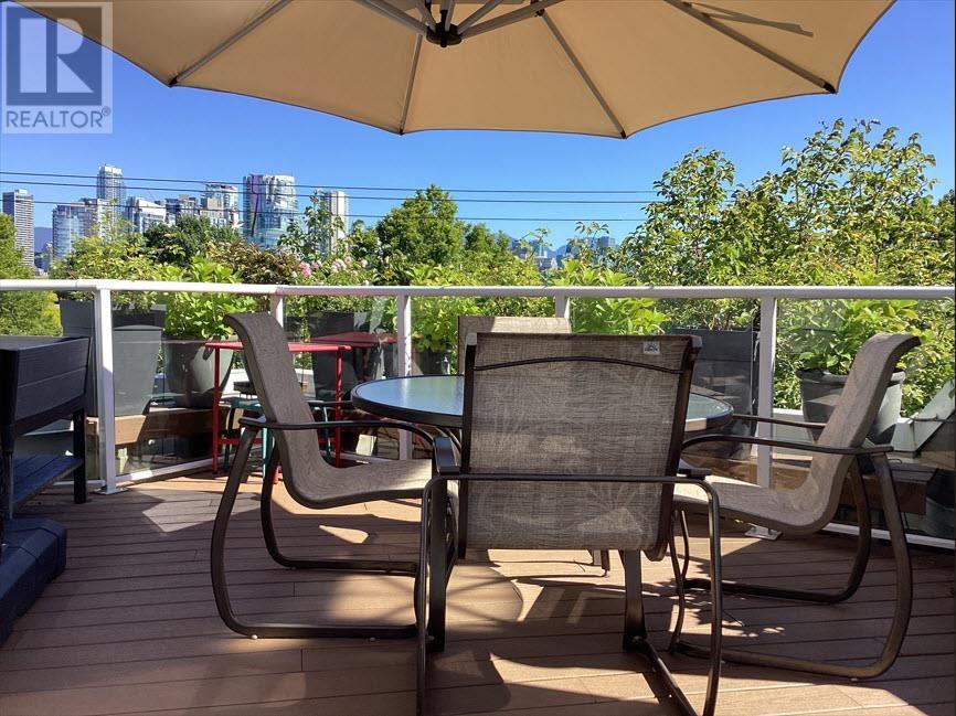 Property at 2217 OAK STREET image 1