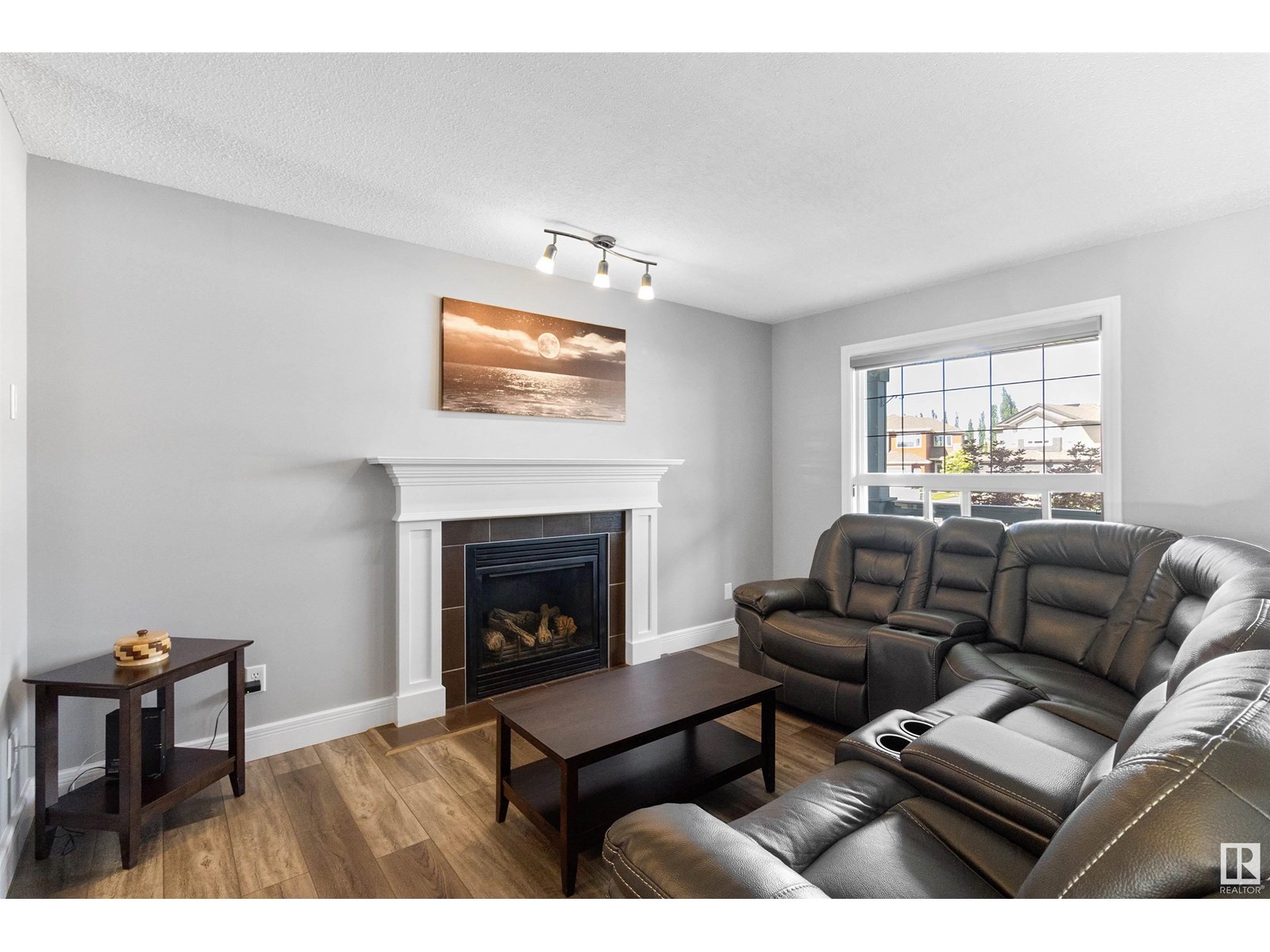 Property at 4276 SUMMERLAND DR image 3