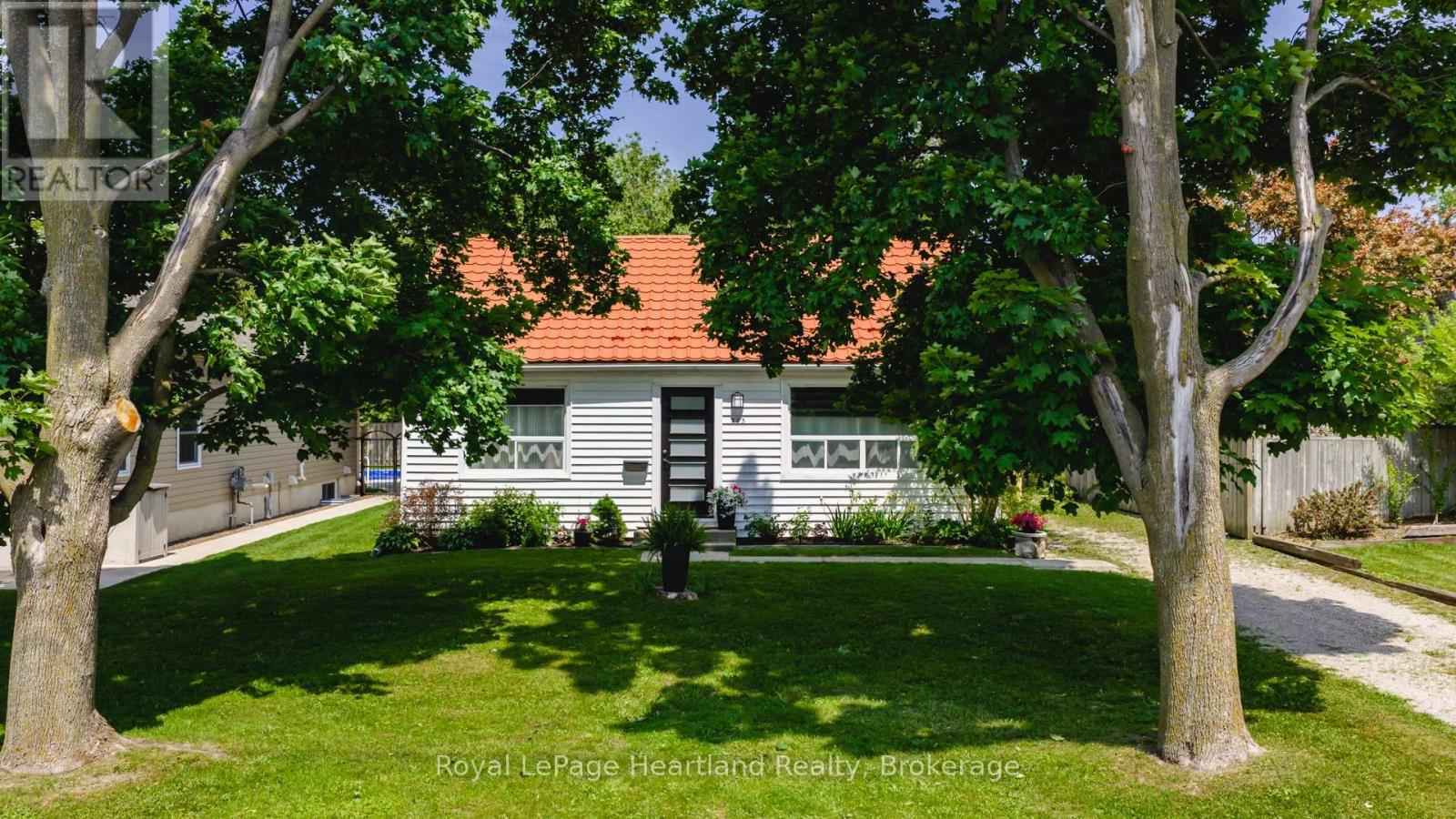 Property at 305 MARY STREET image 1
