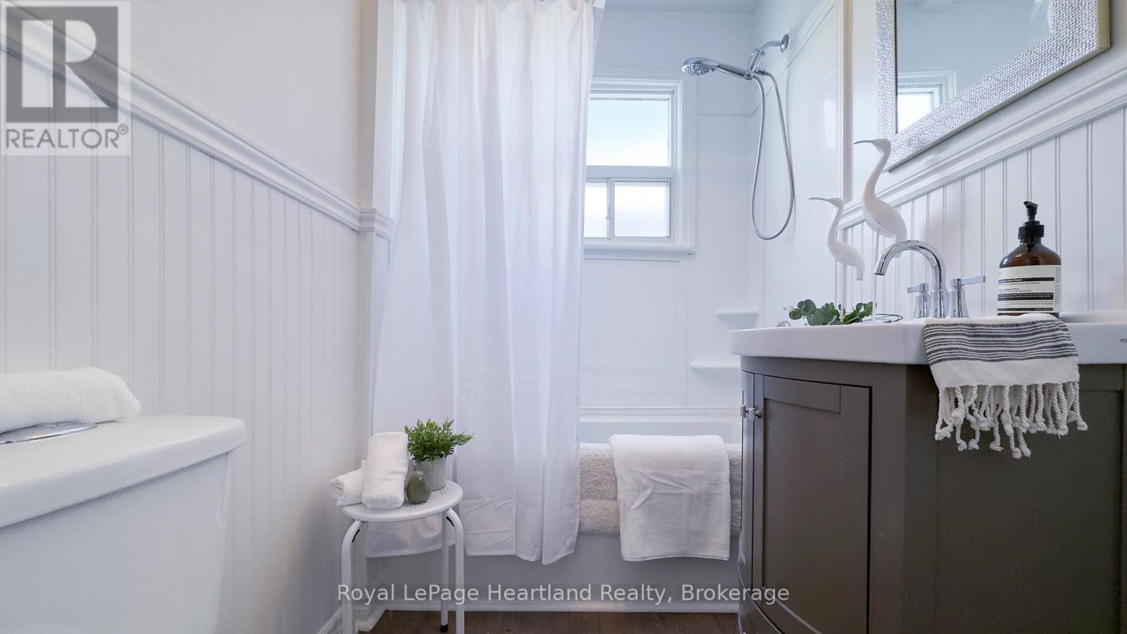 305 Mary Street, Goderich (Goderich (Town)), Ontario  N7A 3B3 - Photo 16 - X12254856