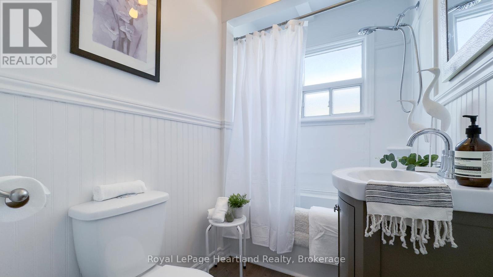 305 Mary Street, Goderich (Goderich (Town)), Ontario  N7A 3B3 - Photo 17 - X12254856