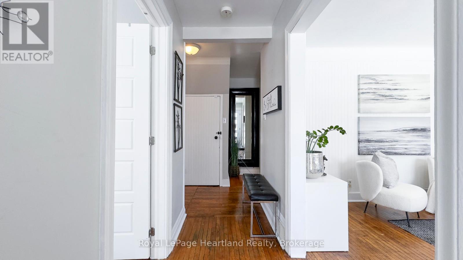 Property at 305 MARY STREET image 3