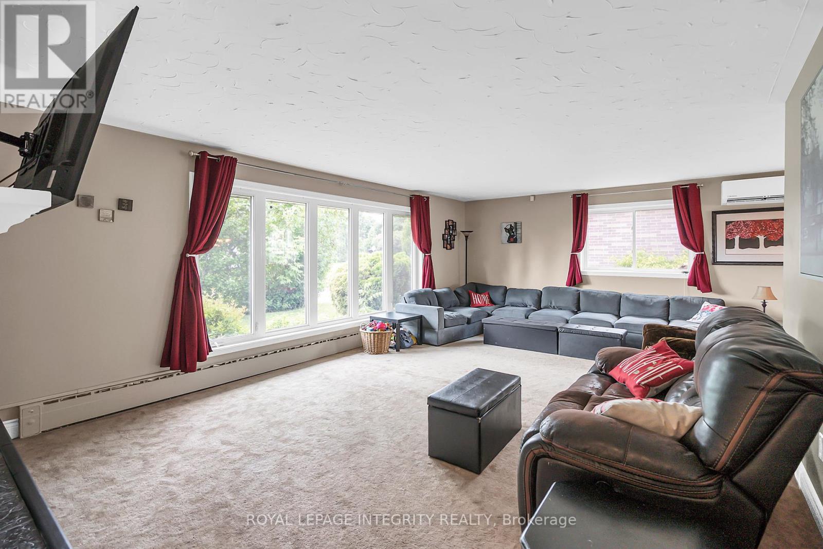 Property at 219 PESCOD AVENUE image 5