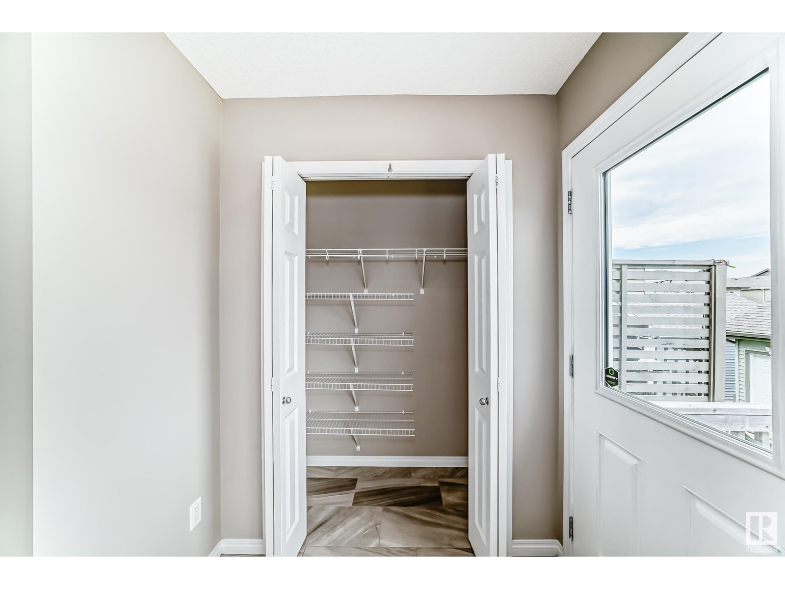 Property at 2271 PRICE LN SW image 3