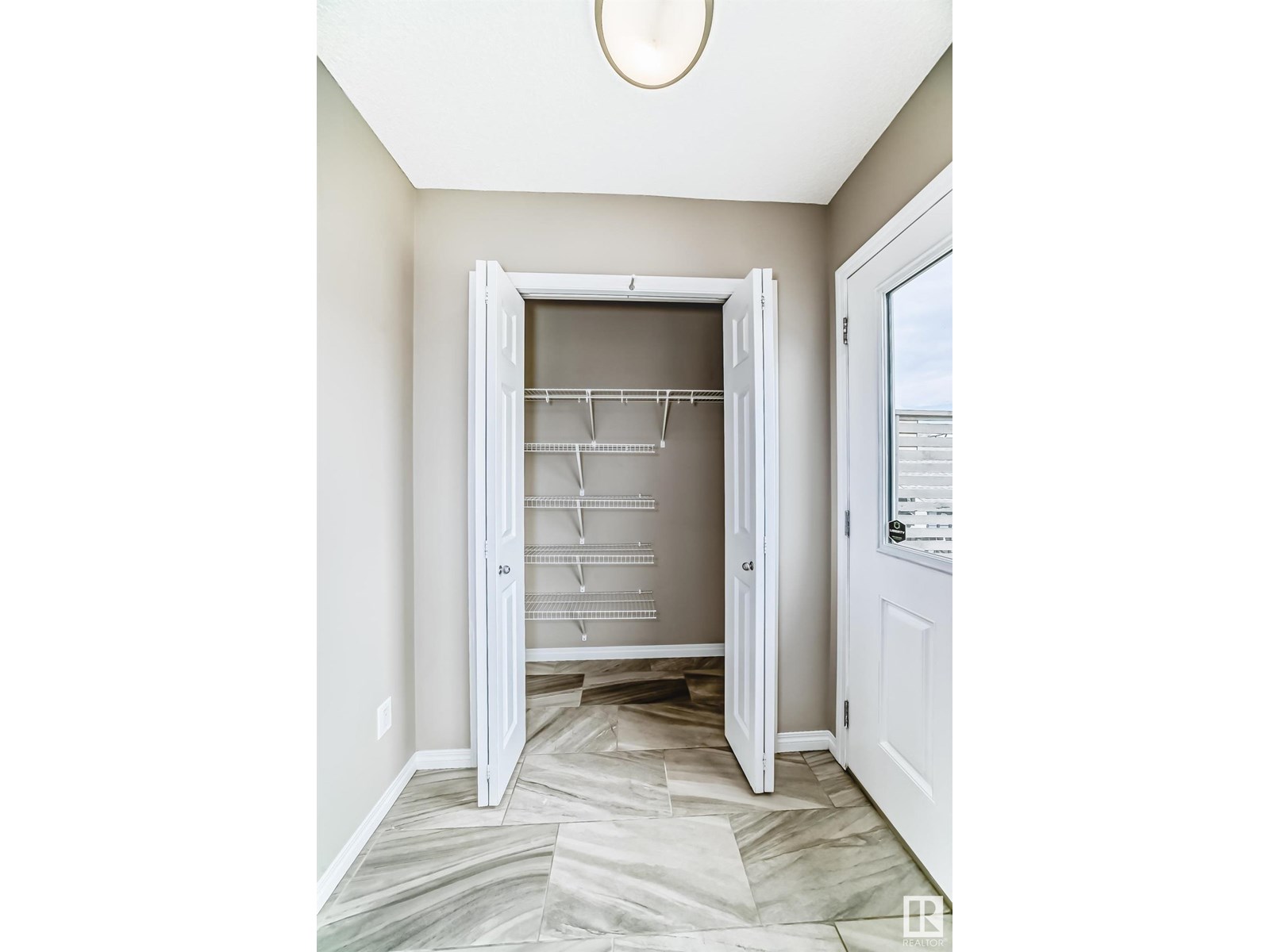 Property at 2271 PRICE LN SW image 4