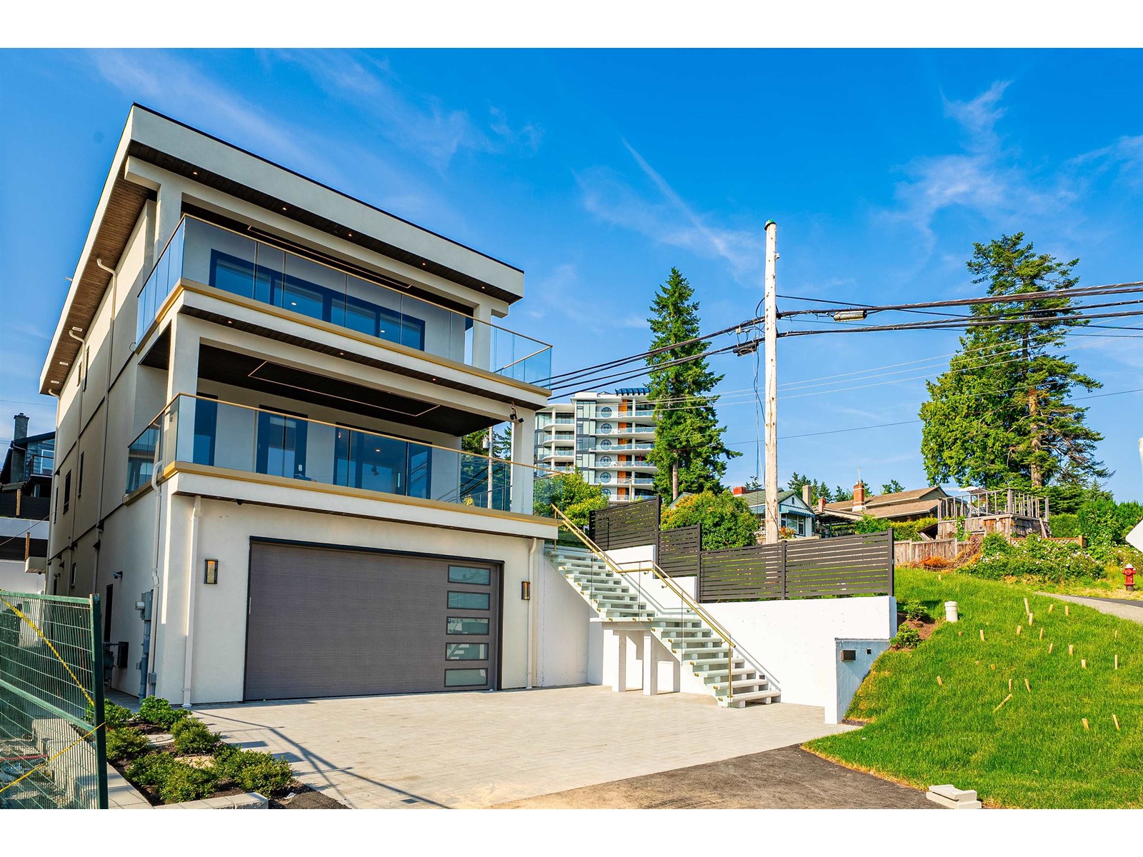 Property at 14799 OXENHAM AVENUE image 4