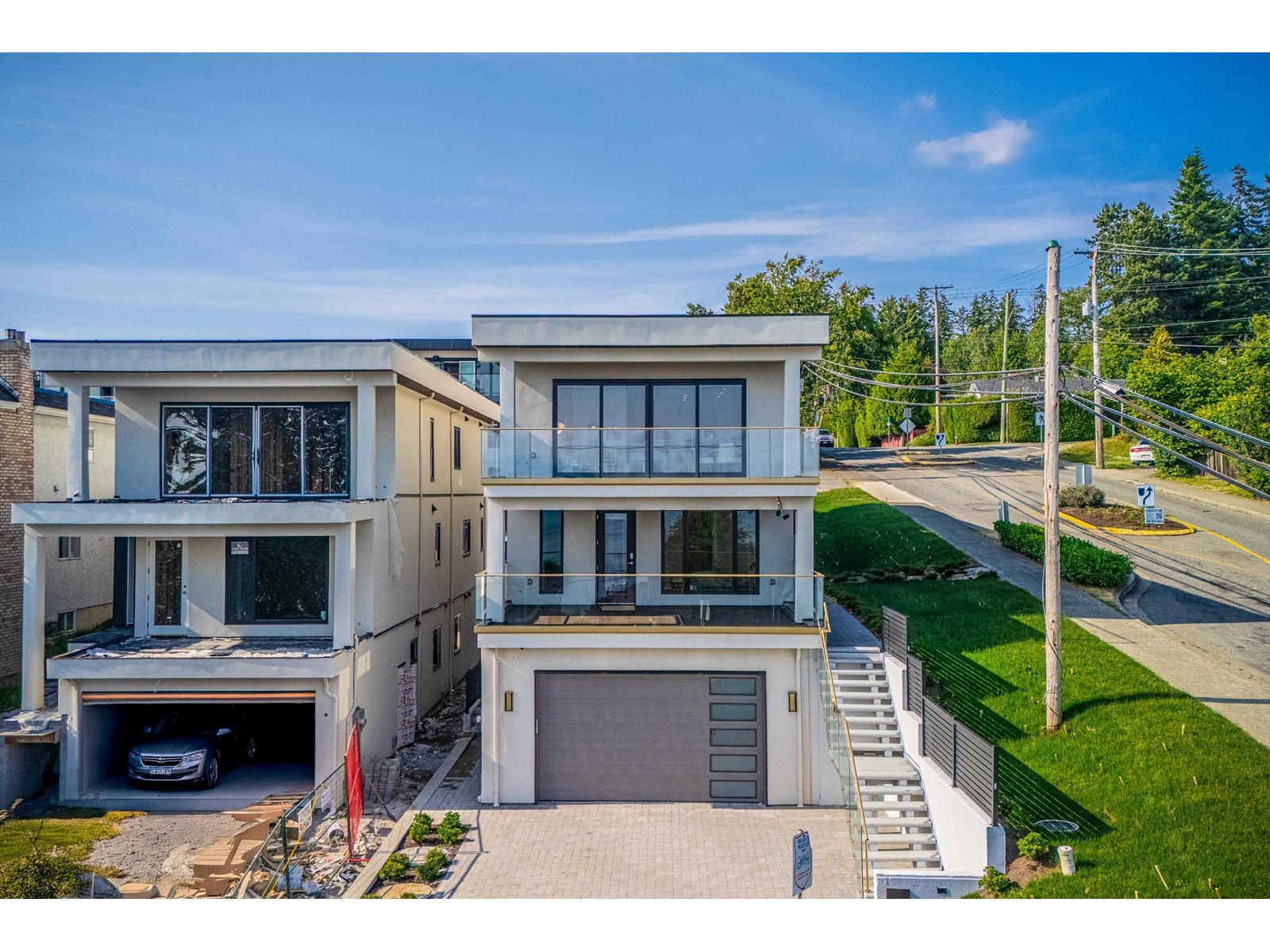 Property at 14799 OXENHAM AVENUE image 3