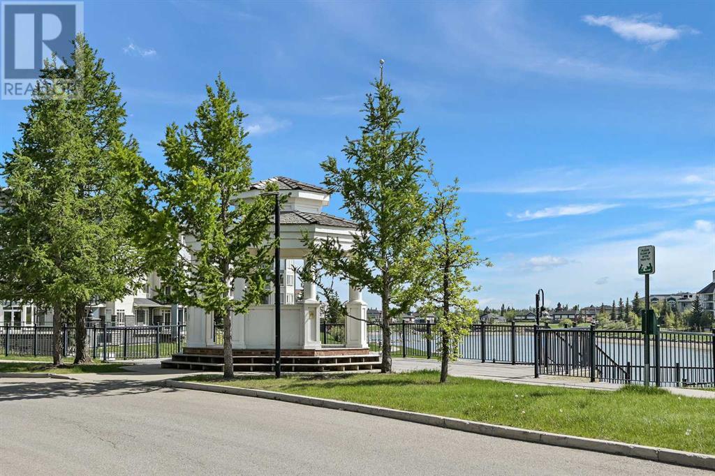 Property at 3404, 10 Country Village Park NE image 3
