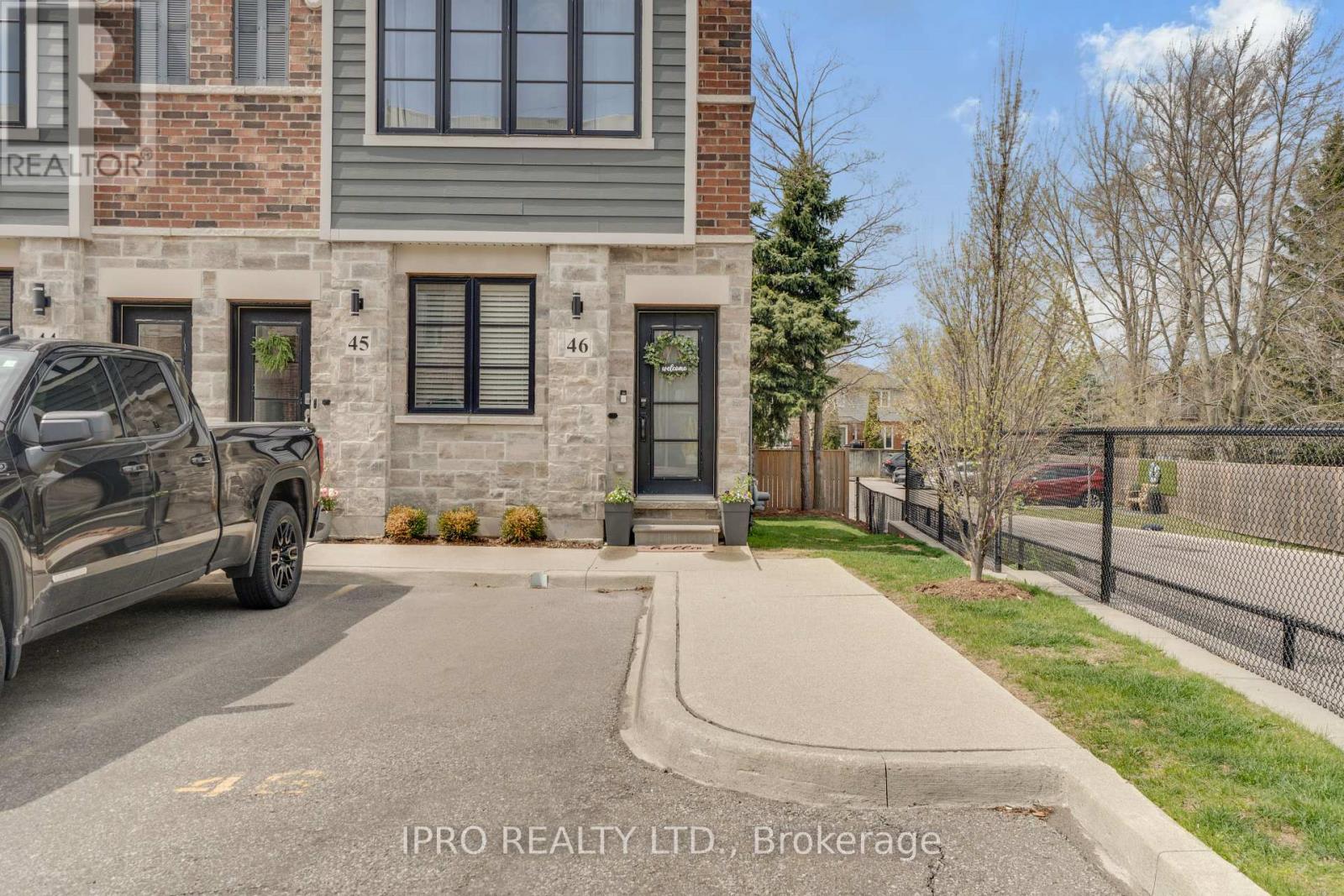 Property at 46 - 219 DUNDAS STREET E image 3