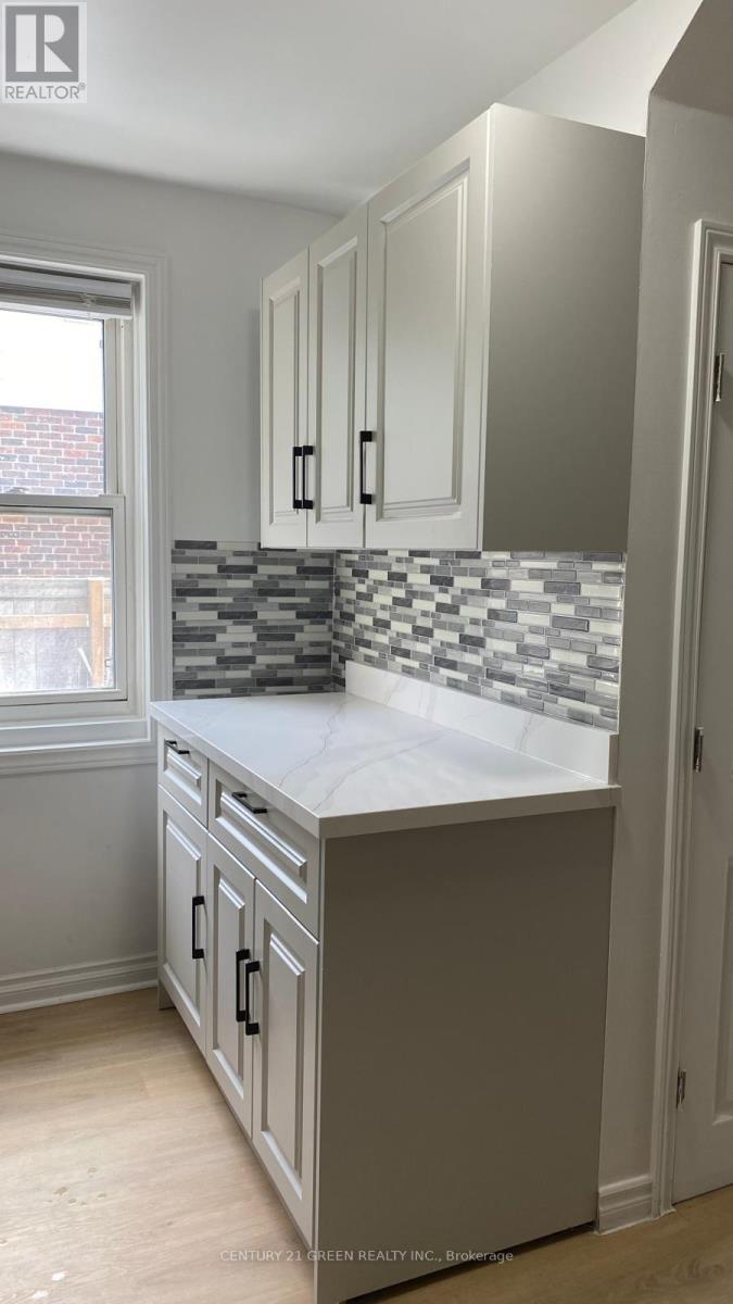 87 West 5th Street, Hamilton, Ontario  L9C 3N5 - Photo 12 - X12254903