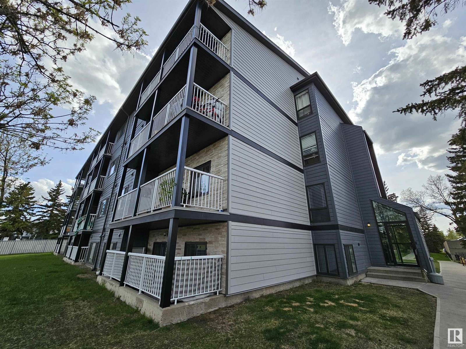 Property at #407 14808 26 ST NW image 3