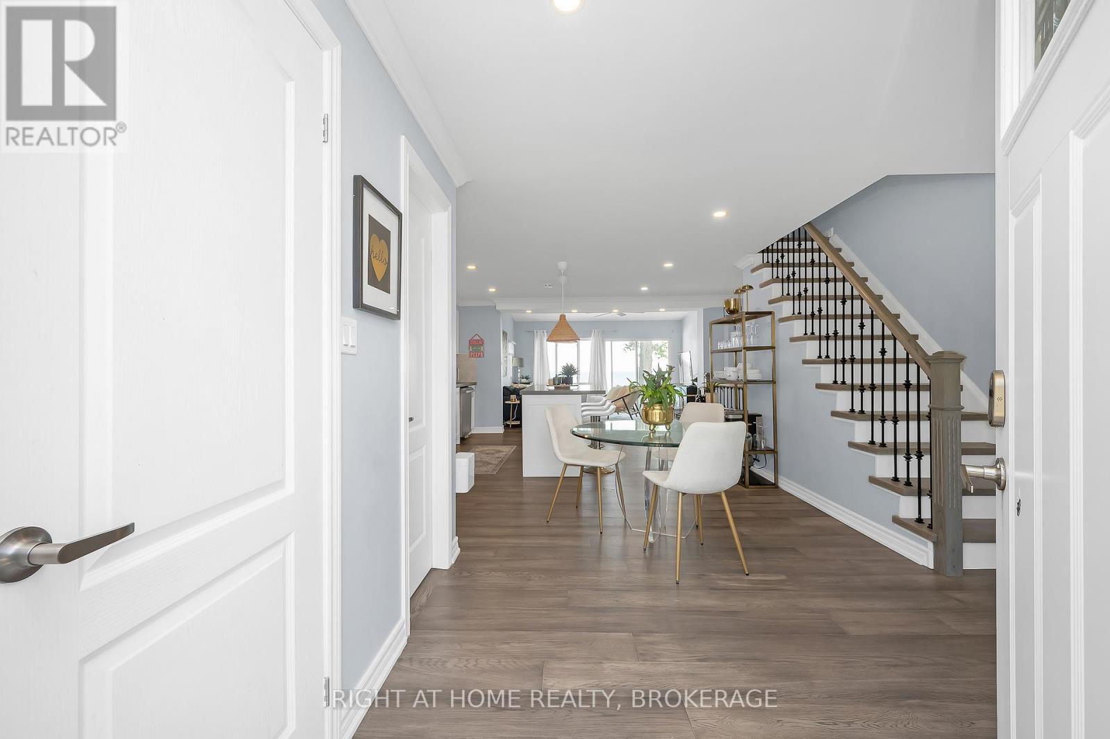 Property at 74 SEABREEZE CRESCENT image 4