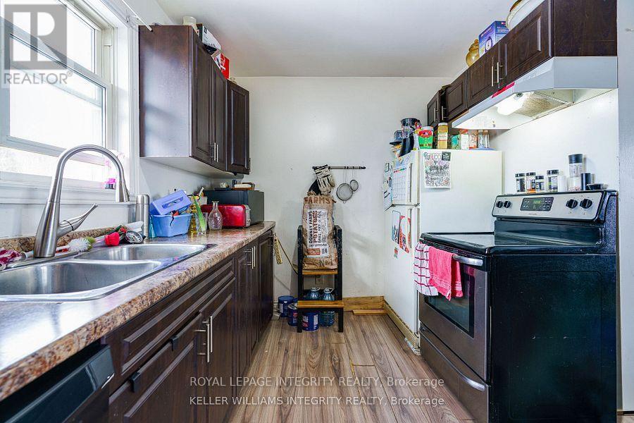 Property at 1204-1206 CASWELL CRESCENT image 5