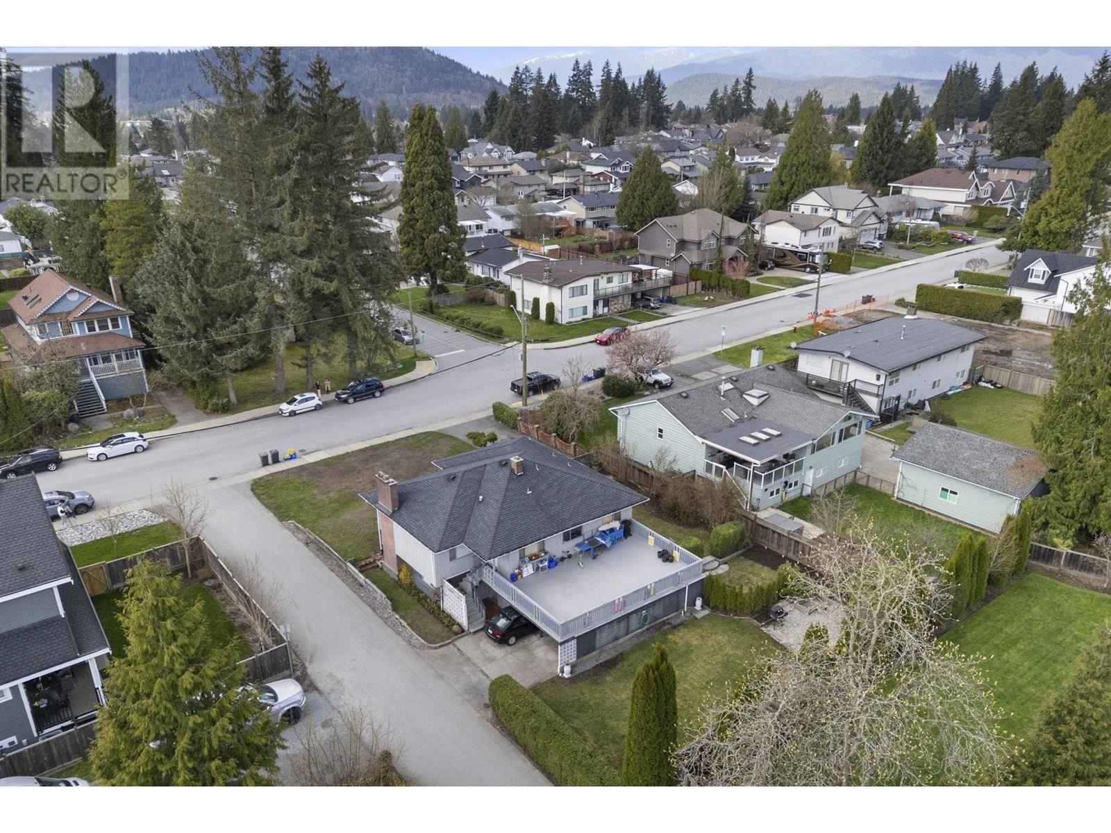 Property at 809 PORTER STREET image 5