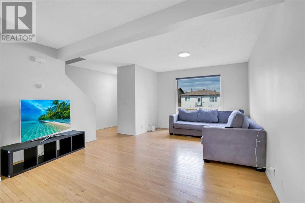 Property at 279 Falshire Way NE image 4