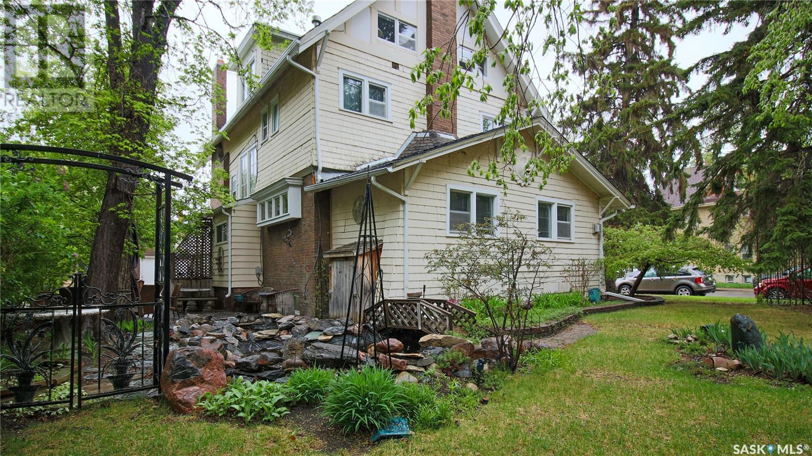 Property at 2301 15th AVENUE image 3