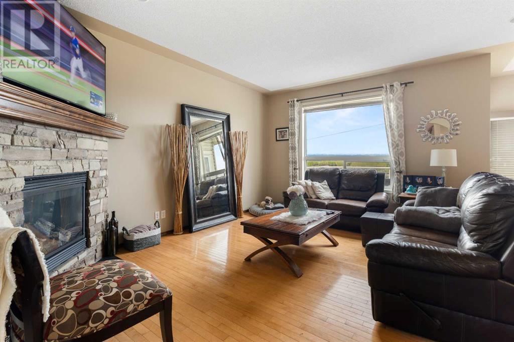 Property at 132 Tuscany Ridge Crescent NW image 4