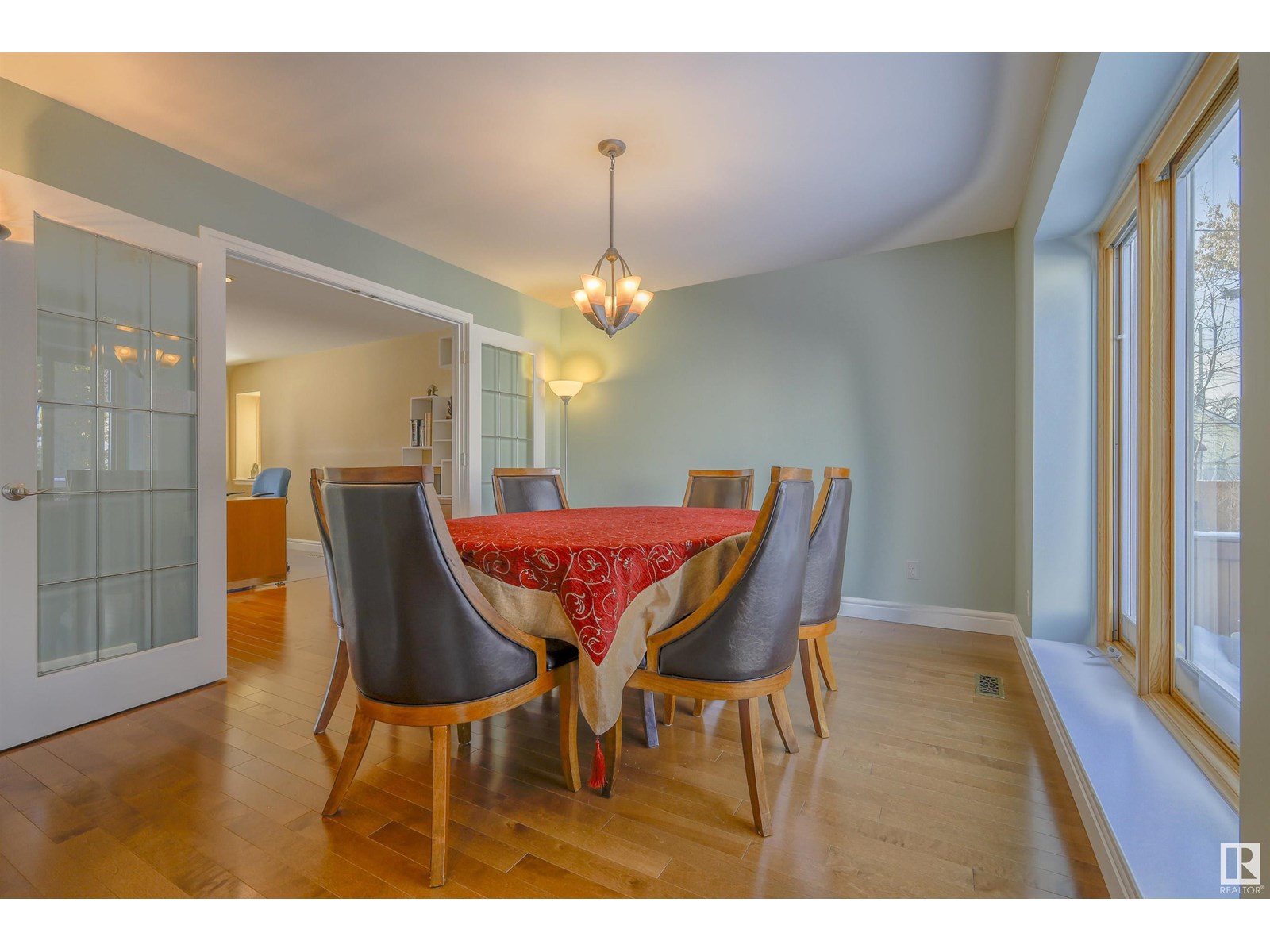 Property at 11528 72 AV NW image 3