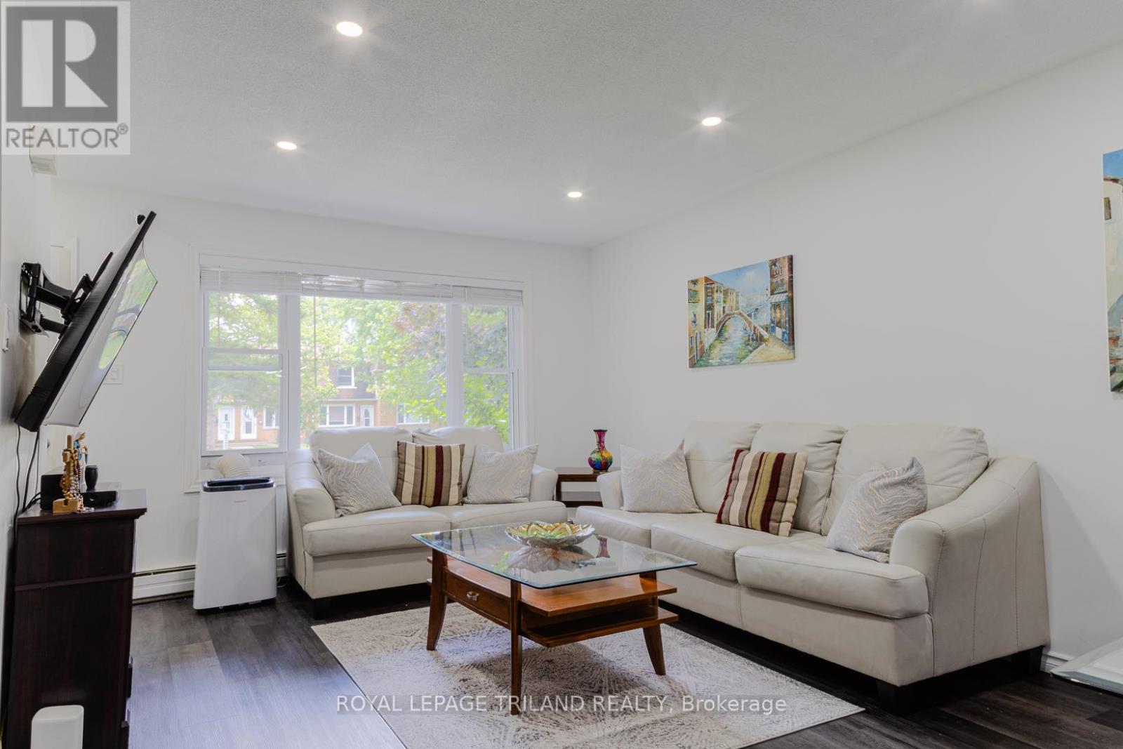 Property at 943 NOTRE DAME DRIVE image 4