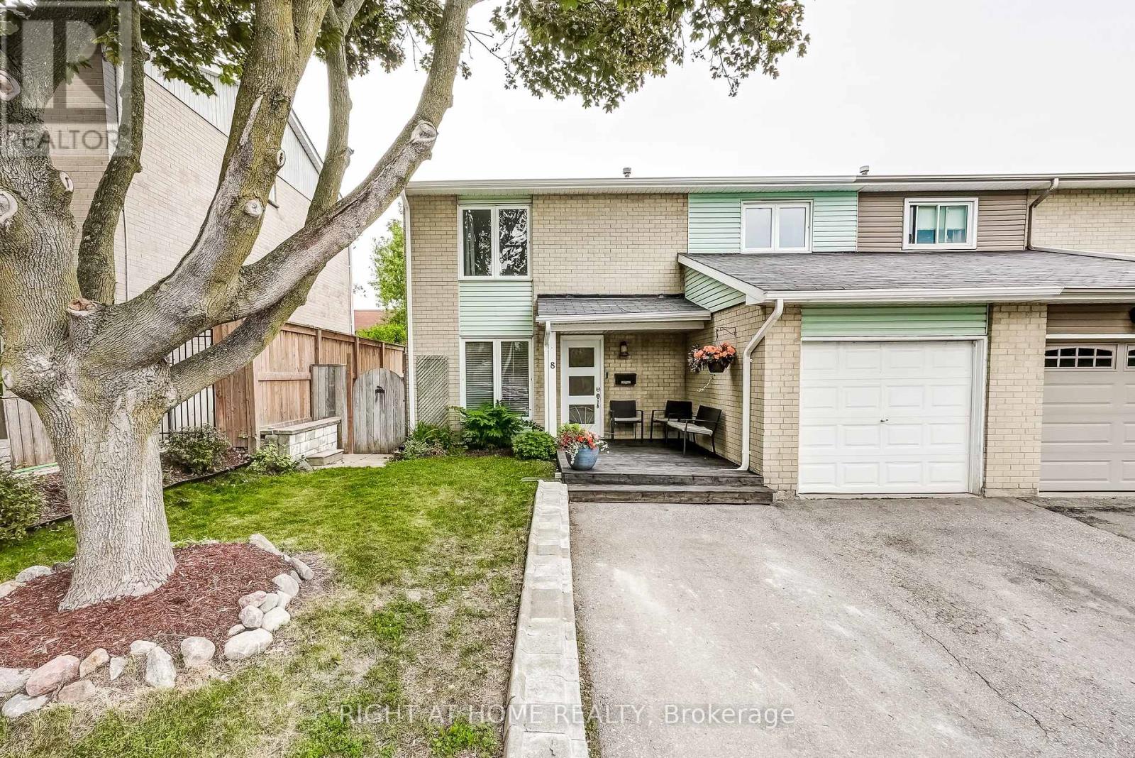 Property at 8 DOREEN CRESCENT image 1