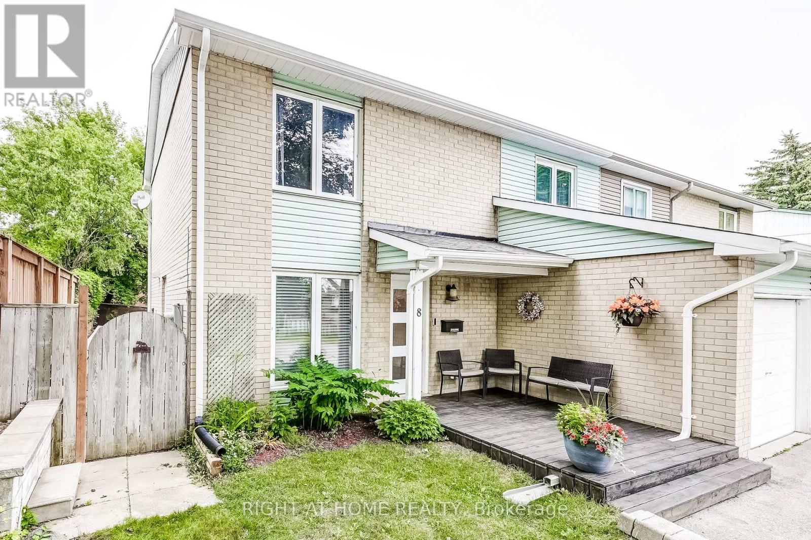 Property at 8 DOREEN CRESCENT image 2