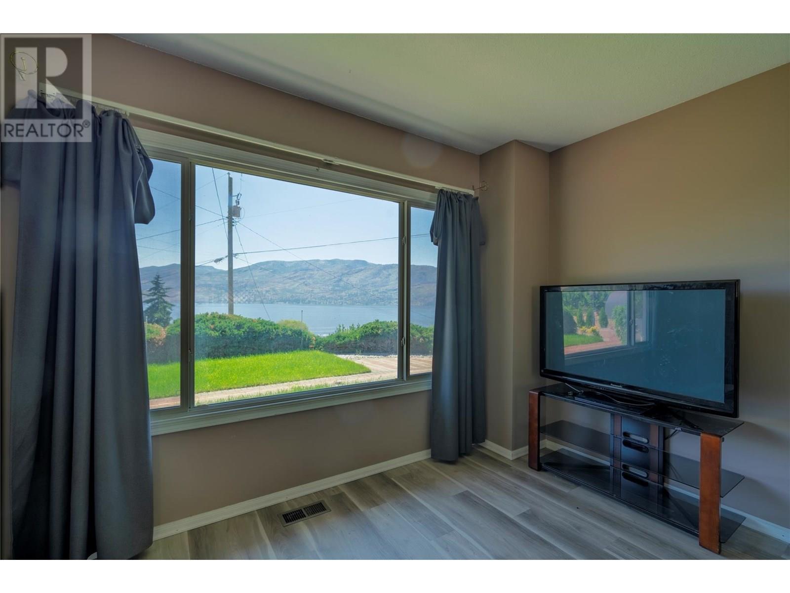Property at 3745 Shaw Road image 5