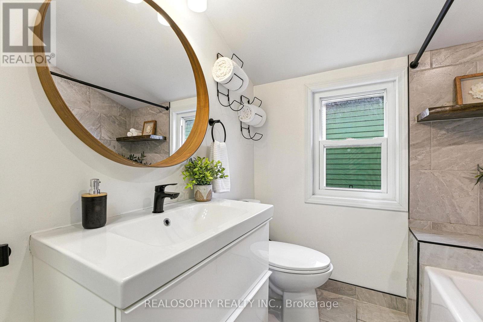 236 Cope Street, Hamilton, Ontario  L8H 5B5 - Photo 35 - X12254971