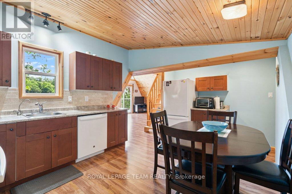 304 Hay Bay Lane, Leeds And The Thousand Islands, Ontario  K0E 1L0 - Photo 42 - X12255095