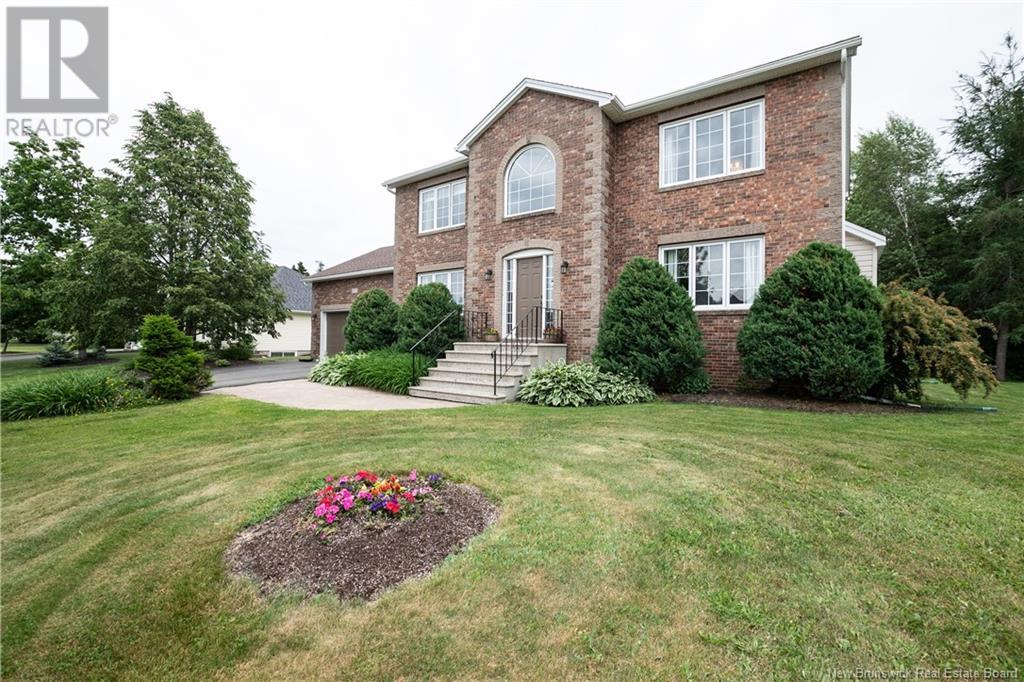 Property at 106 Royal Oaks Boulevard image 3