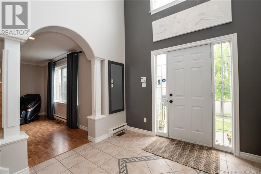 Property at 106 Royal Oaks Boulevard image 4