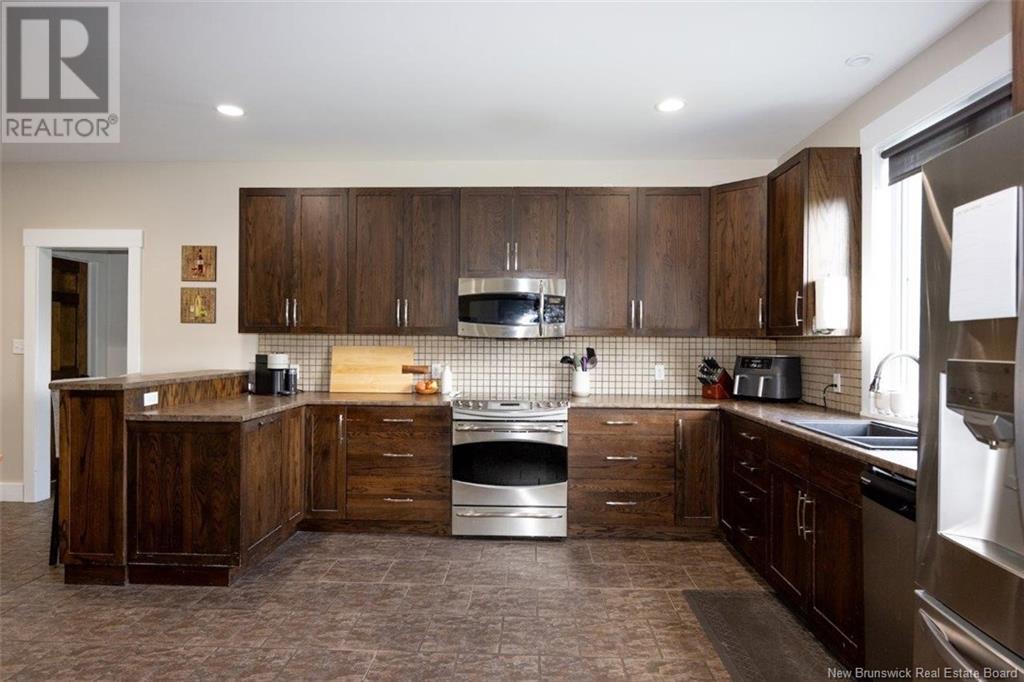 Property at 110 Jenkins Drive image 4