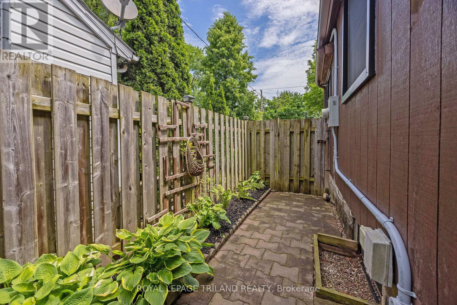 681 William Street, London East, Ontario  N5Y 2R3 - Photo 48 - X12255165
