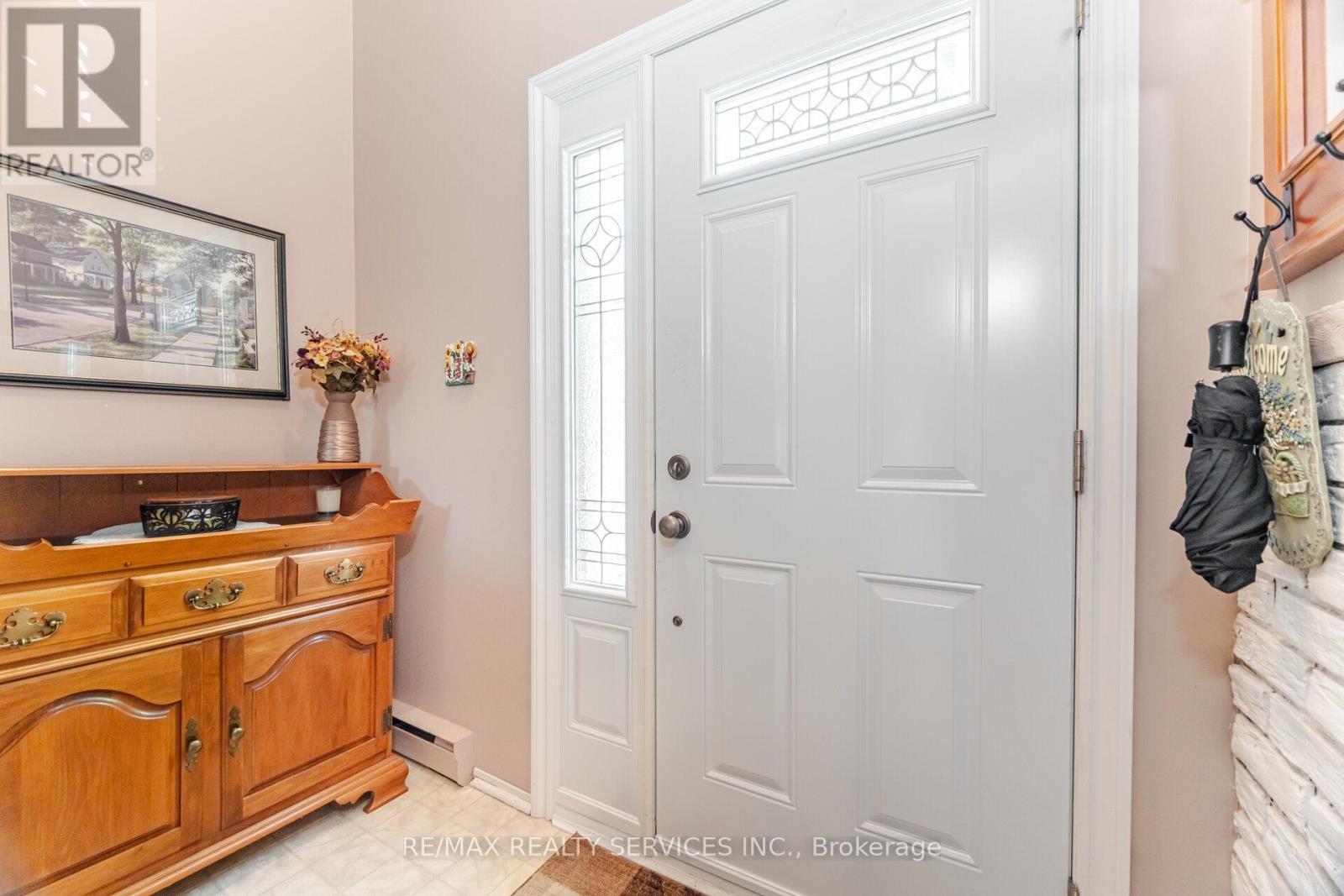 Property at 32 ROSSET CRESCENT image 5