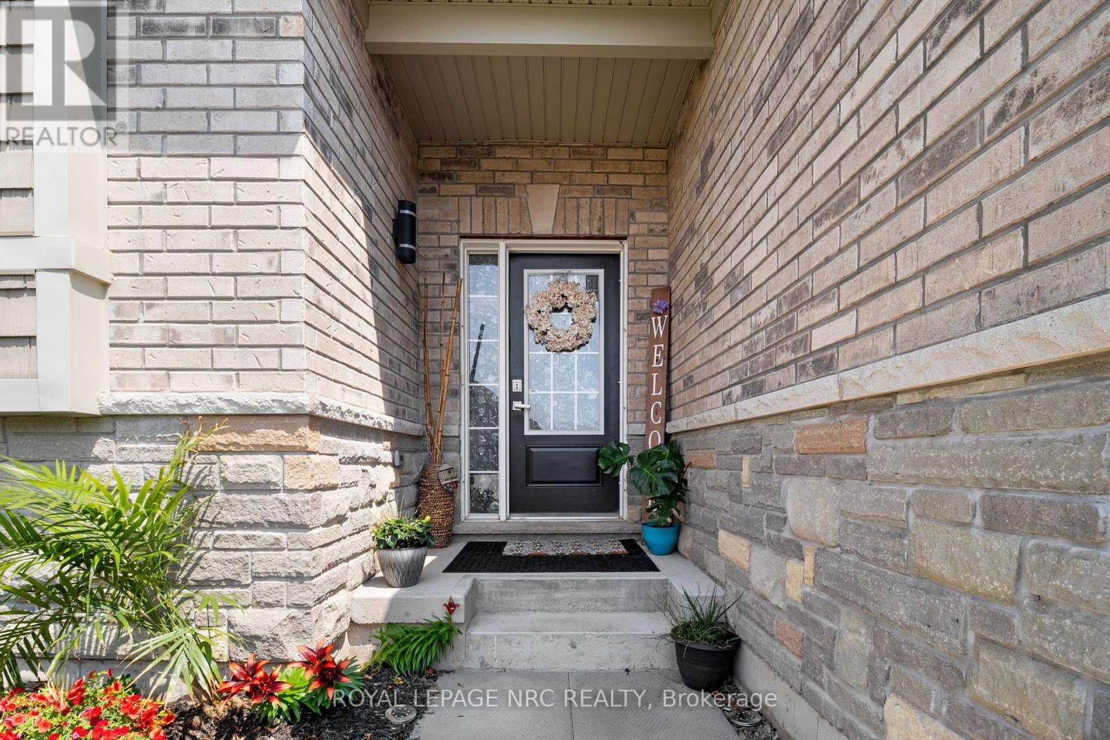 396 Brady Court, Fort Erie, Ontario  L2A 1N1 - Photo 5 - X12255166