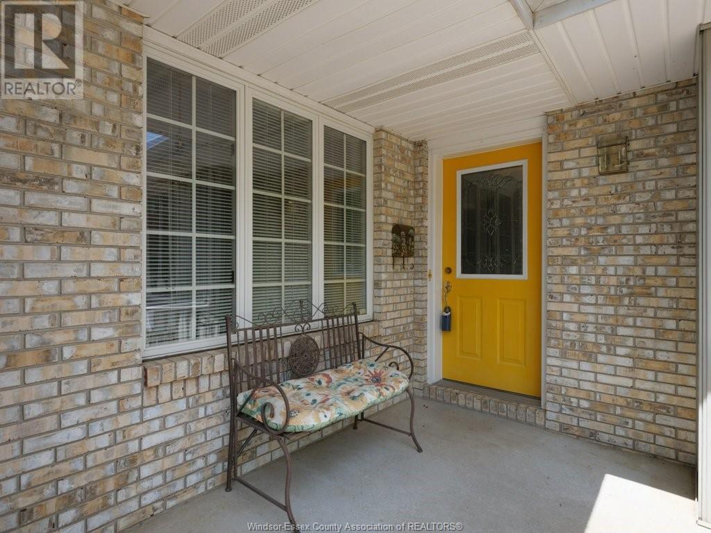 Property at 726 ROSELAND DRIVE South image 4