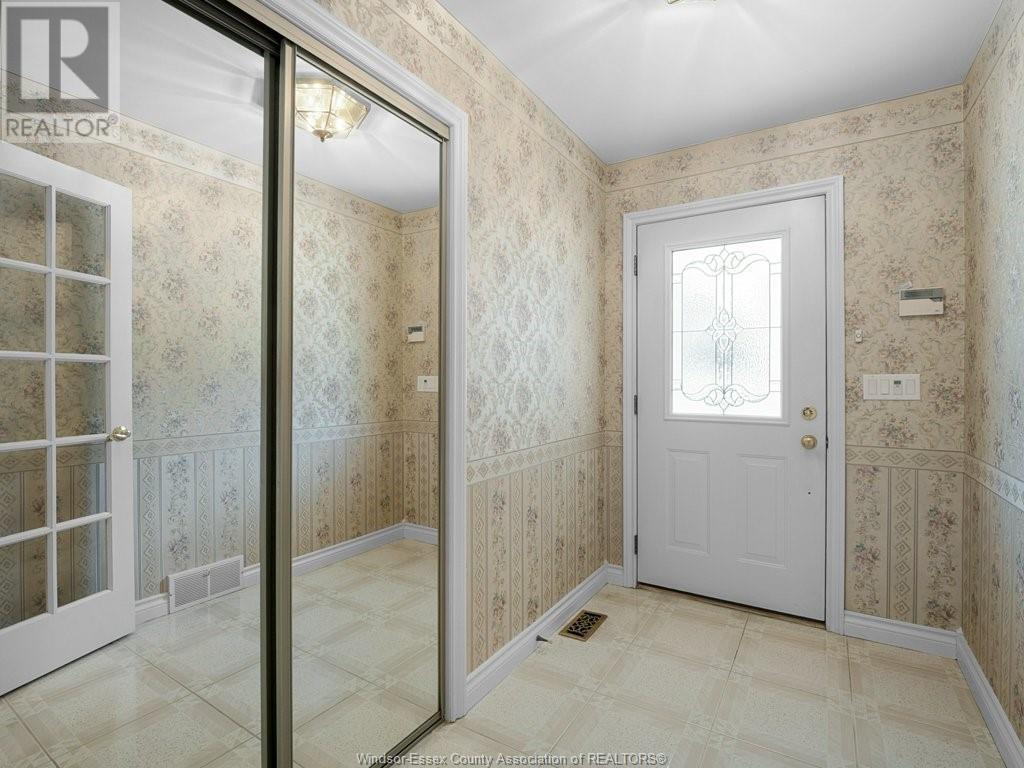 Property at 726 ROSELAND DRIVE South image 5